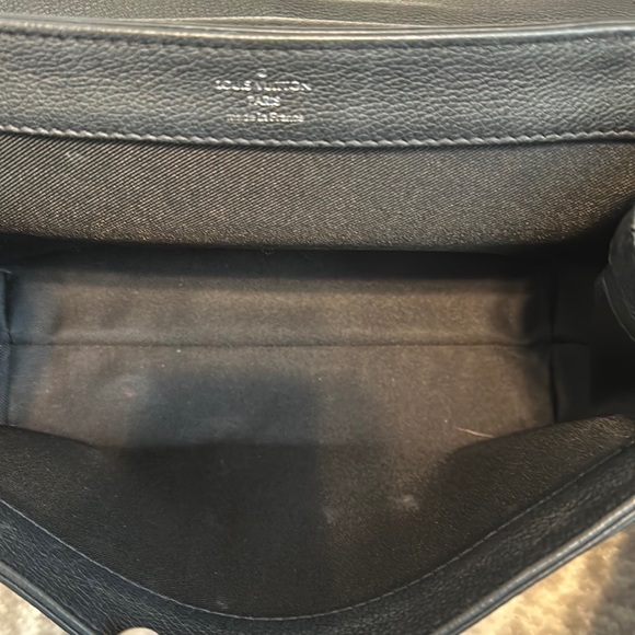 SOLD Louis Vuitton Lockme II shoulder/crossbody bag - Picture 8 of 10